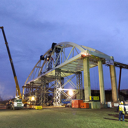 DISEÑO DEL SISTEMA DE DESLIZAMIENTO DE ARCO METÁLICO